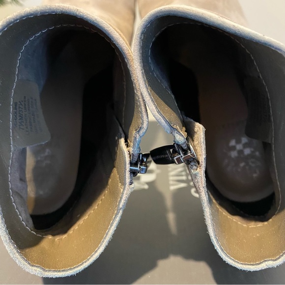 Vince Camuto Colins Bootie - Picture 7 of 7